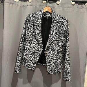 White House black market black/gray leopard print tailored lapeled suit jacket